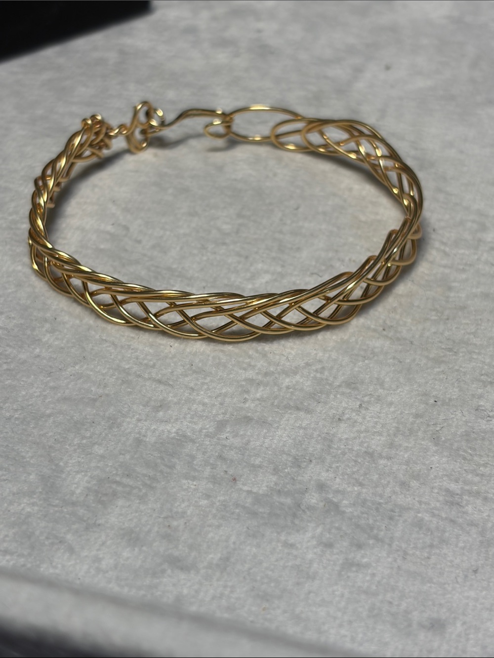 Interlaced Gold Wire Bracelet — Women's Braided Bangle
